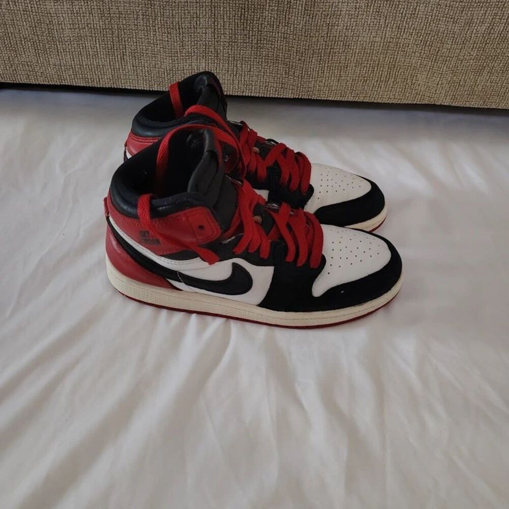 Jordan Air Jordan 1 High OG Size 2Y